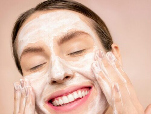 The 5 Best Hydrating Cleansers for Dry Skin in 2025